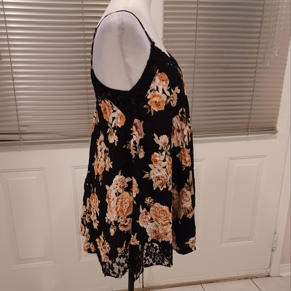 4/$40 Lacy Floral Nighty - Size Small - Picture 3 of 7